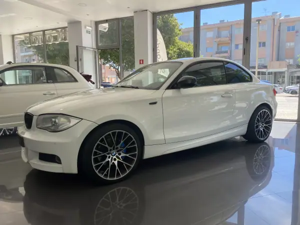 BMW 118 2010 - 9990 EUR, 257544 km - AUTO.MOTO.pt - 257544km - foto 17 de 22
