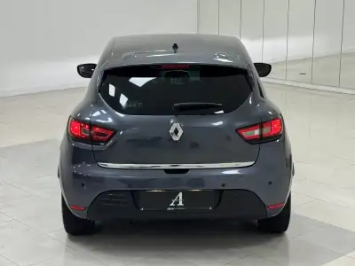 Renault Clio 2017 - 11890 EUR, 109000 km - AUTO.MOTO.pt - 109000km - foto 7 de 17