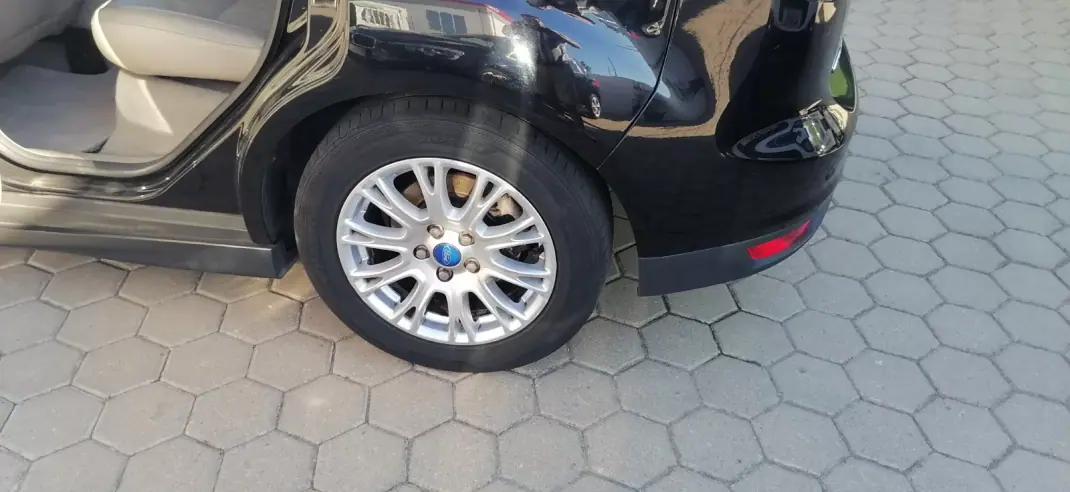 Ford C-Max 2012 - 11600 EUR, 170350 km - AUTO.MOTO.pt - 170350km - foto 6 de 15