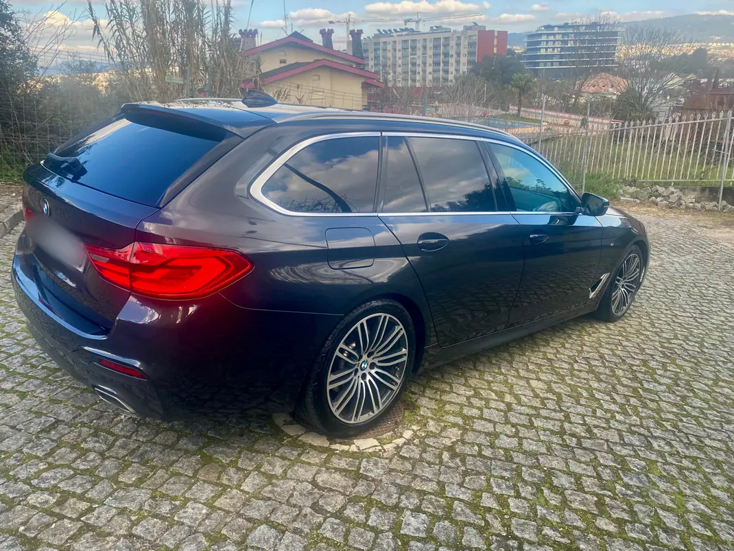 BMW 520 2019 - 26950 EUR, 268120 km - AUTO.MOTO.pt - 268120km - foto 11 de 18
