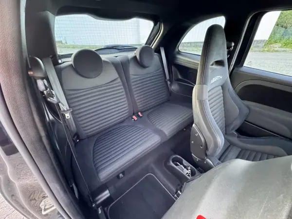 Abarth 595 2018 - 22500 EUR, 86000 km - AUTO.MOTO.pt - 86000km - foto 25 de 31
