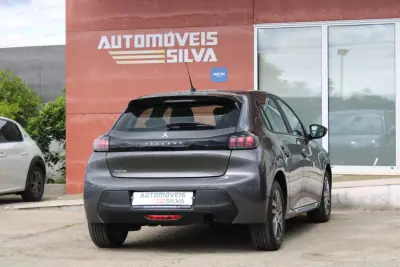 Peugeot 208 2021 - 13490 EUR, 118000 km - AUTO.MOTO.pt - 118000km - foto 10 de 25