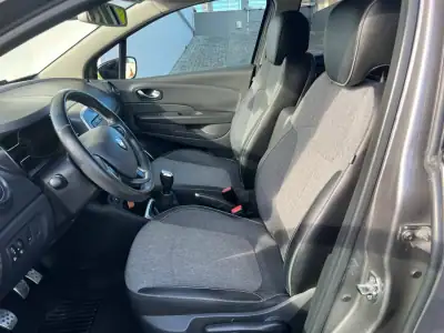 Renault Captur 2019 - 16990 EUR, 90898 km - AUTO.MOTO.pt - 90898km - foto 17 de 37