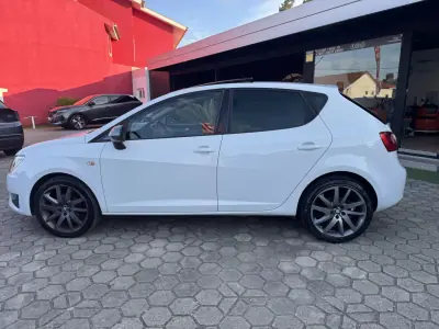 SEAT Ibiza 2014 - 11500 EUR, 93000 km - AUTO.MOTO.pt - 93000km - foto 4 de 41