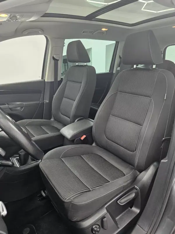 SEAT Alhambra 2011 - 12650 EUR, 216141 km - AUTO.MOTO.pt - 216141km - foto 37 de 51