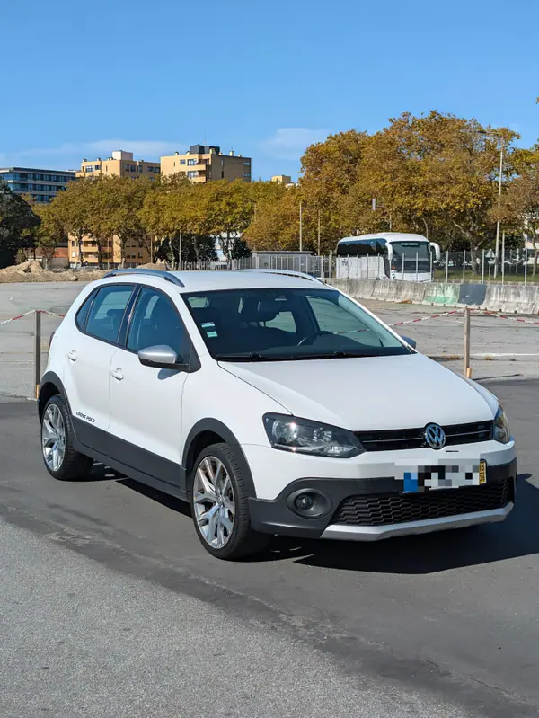 Volkswagen CrossPolo 2015