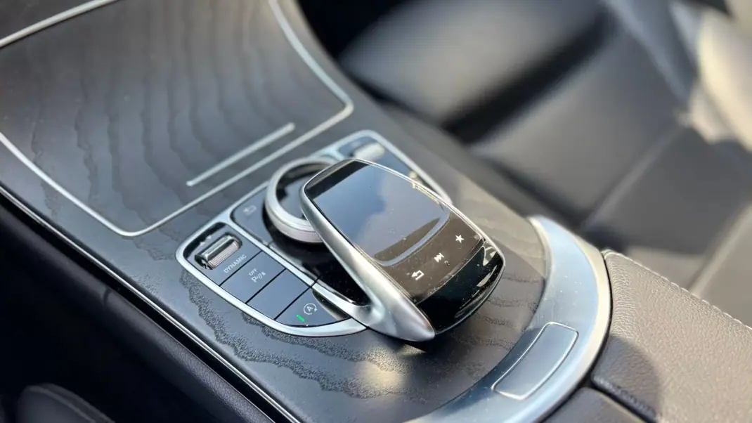 Mercedes-Benz C 250 2017 - 22490 EUR, 197000 km - AUTO.MOTO.pt - 197000km - foto 15 de 15