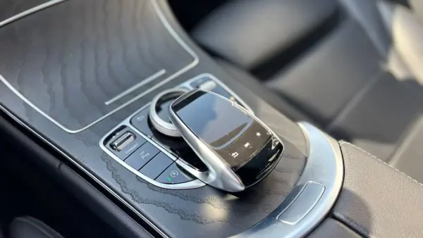 Mercedes-Benz C 250 2017 - 22490 EUR, 197000 km - AUTO.MOTO.pt - 197000km - foto 15 de 15