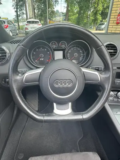Audi TT Roadster 2011 - 15900 EUR, 207500 km - AUTO.MOTO.pt - 207500km - foto 8 de 12