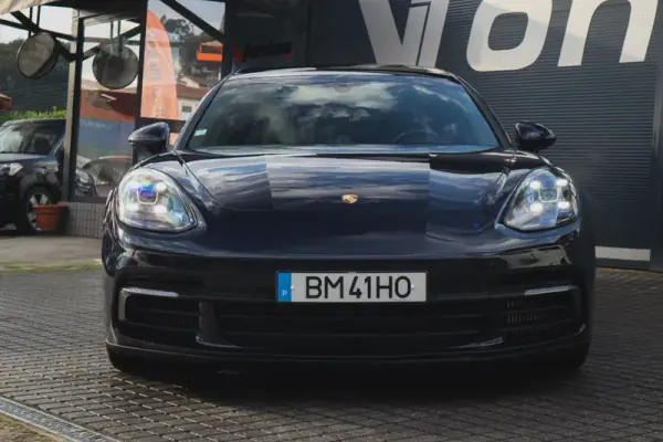 Porsche Panamera Sport Turismo 2019 - 67480 EUR, 97640 km - AUTO.MOTO.pt - 97640km - foto 12 de 71