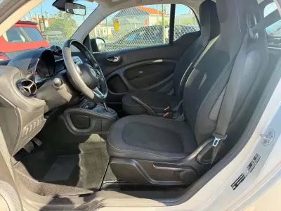 Smart ForTwo 2019 — photo 6 of 8