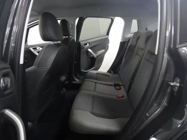 Peugeot 2008 2018 - 10250 EUR, 109000 km - AUTO.MOTO.pt - 109000km - foto 13 de 21