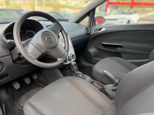 Opel Corsa 1.3 CDTI Van 2007 - 3000 EUR, 342000 km - AUTO.MOTO.pt - 342000km - foto 5 de 10