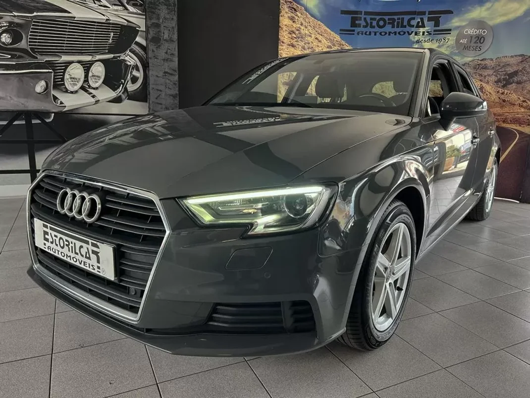 Audi A3 Sportback 2019 - 17900 EUR, 104914 km - AUTO.MOTO.pt - 104914km - foto 1 de 21