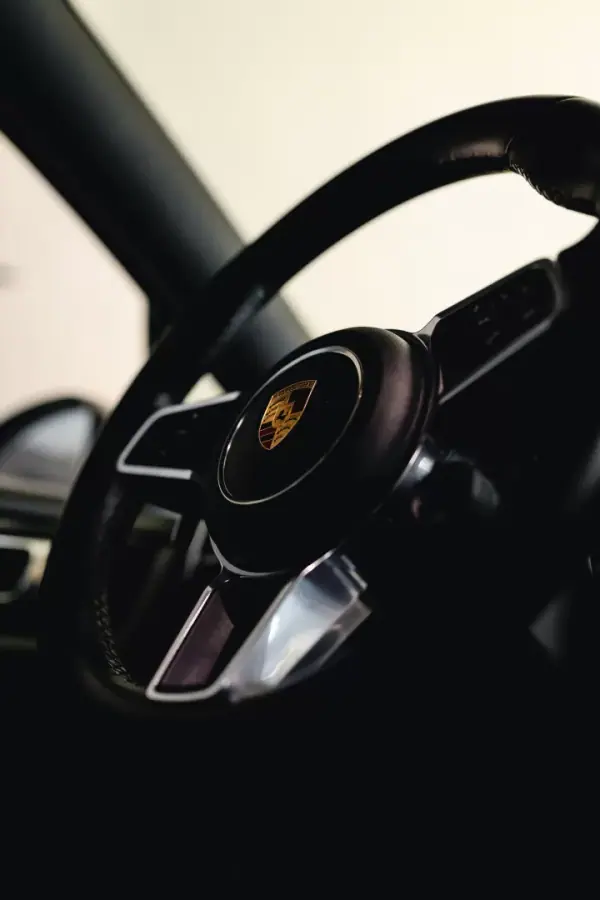Porsche Cayenne Coupé 2019 - 62900 EUR, 253000 km - AUTO.MOTO.pt - 253000km - foto 29 de 40