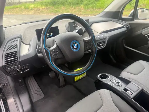 BMW i3 2015 - 12750 EUR, 81000 km - AUTO.MOTO.pt - 81000km - foto 8 de 25