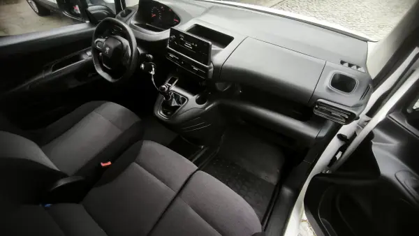 Peugeot Partner 2020 - 14490 EUR, 110714 km - AUTO.MOTO.pt - 110714km - foto 10 de 10