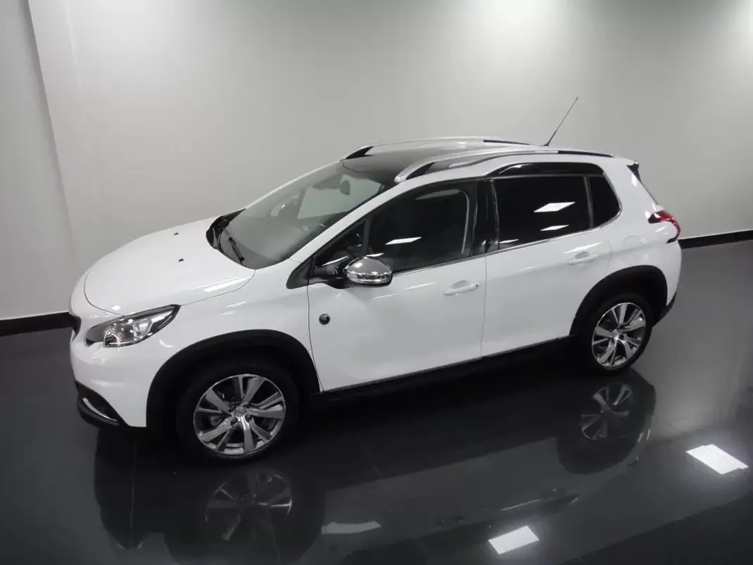 Peugeot 2008 2019 - 11250 EUR, 90000 km - AUTO.MOTO.pt - 90000km - foto 12 de 32