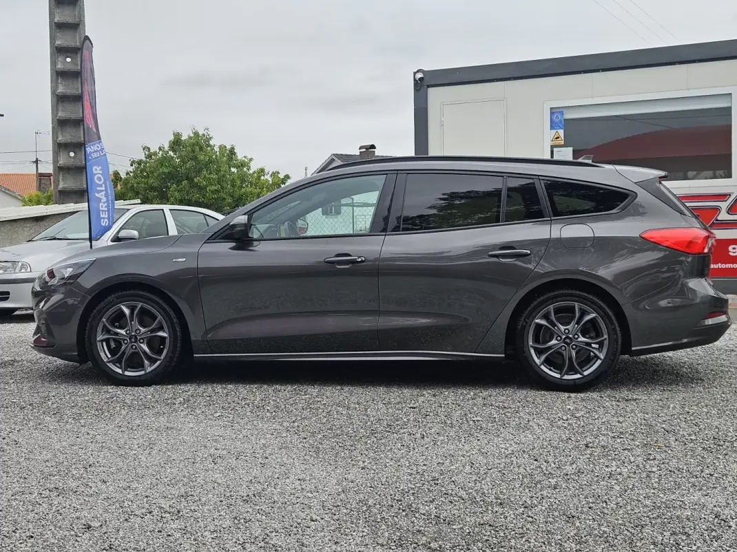 Ford Focus SW 2021 - 17800 EUR, 91100 km - AUTO.MOTO.pt - 91100km - foto 4 de 66
