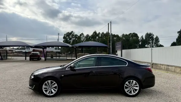 Opel Insignia 2016 - 12500 EUR, 164000 km - AUTO.MOTO.pt - 164000km - foto 8 de 61