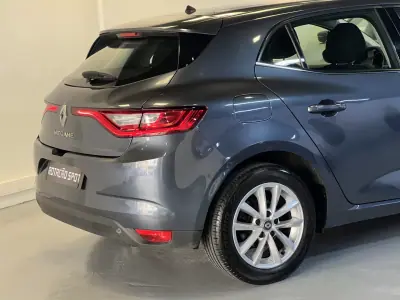 Renault Mégane 2016 - 12990 EUR, 130000 km - AUTO.MOTO.pt - 130000km - foto 28 de 37
