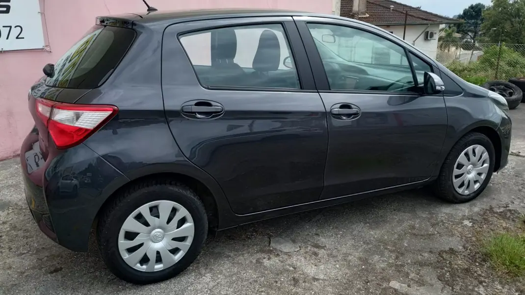 Toyota Yaris 2018 - 12500 EUR, 68000 km - AUTO.MOTO.pt - 68000km - foto 4 de 24