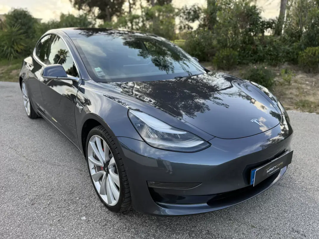 Tesla Model 3 2019 - 24999 EUR, 60000 km - AUTO.MOTO.pt - 60000km - foto 8 de 17