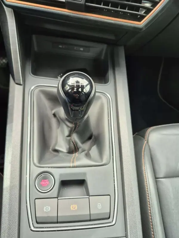 Cupra Formentor 2022 - 28900 EUR, 110907 km - AUTO.MOTO.pt - 110907km - foto 15 de 24