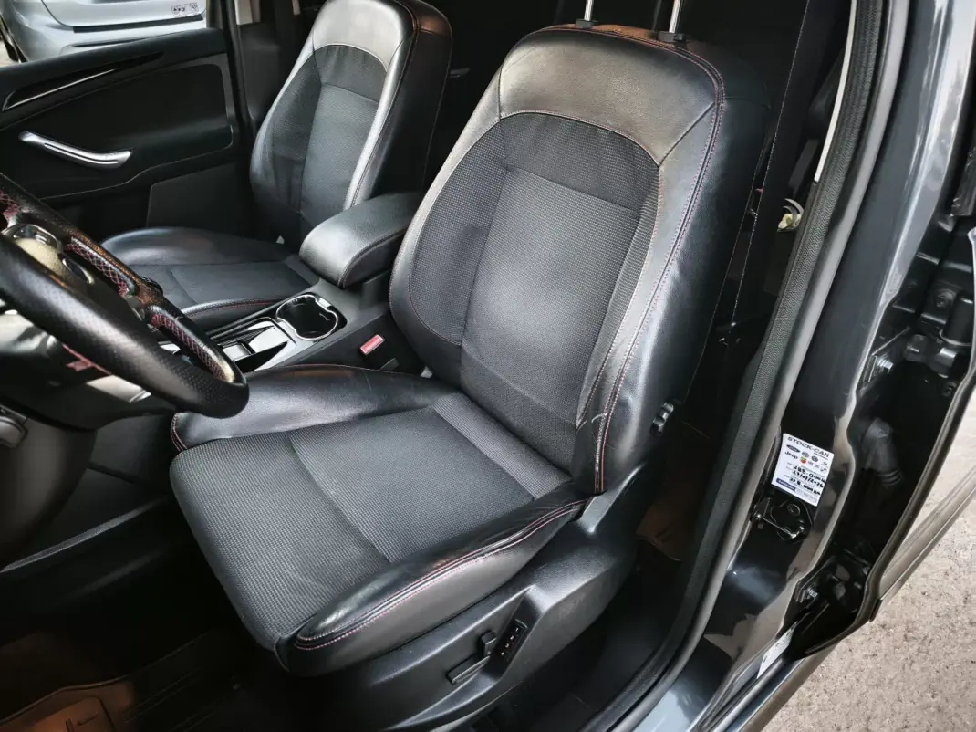 Ford S-Max 2008 - 10990 EUR, 274092 km - AUTO.MOTO.pt - 274092km - foto 9 de 32
