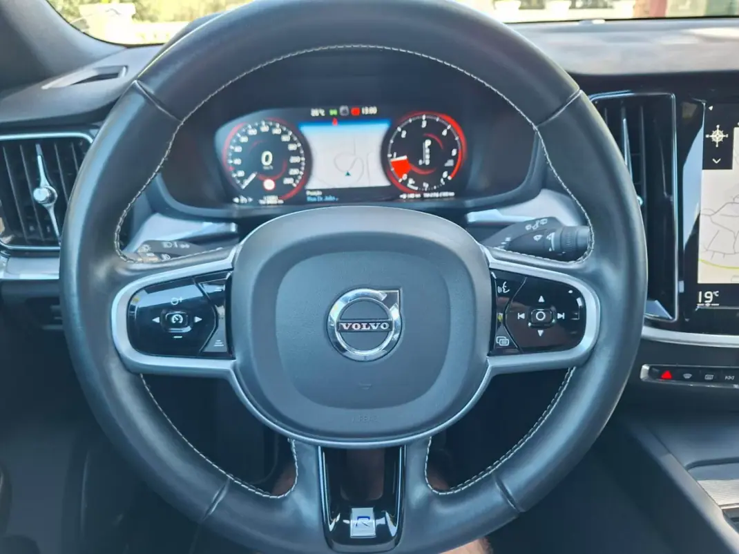 Volvo V60 2020 - 28900 EUR, 110301 km - 110301km - foto 14 de 31