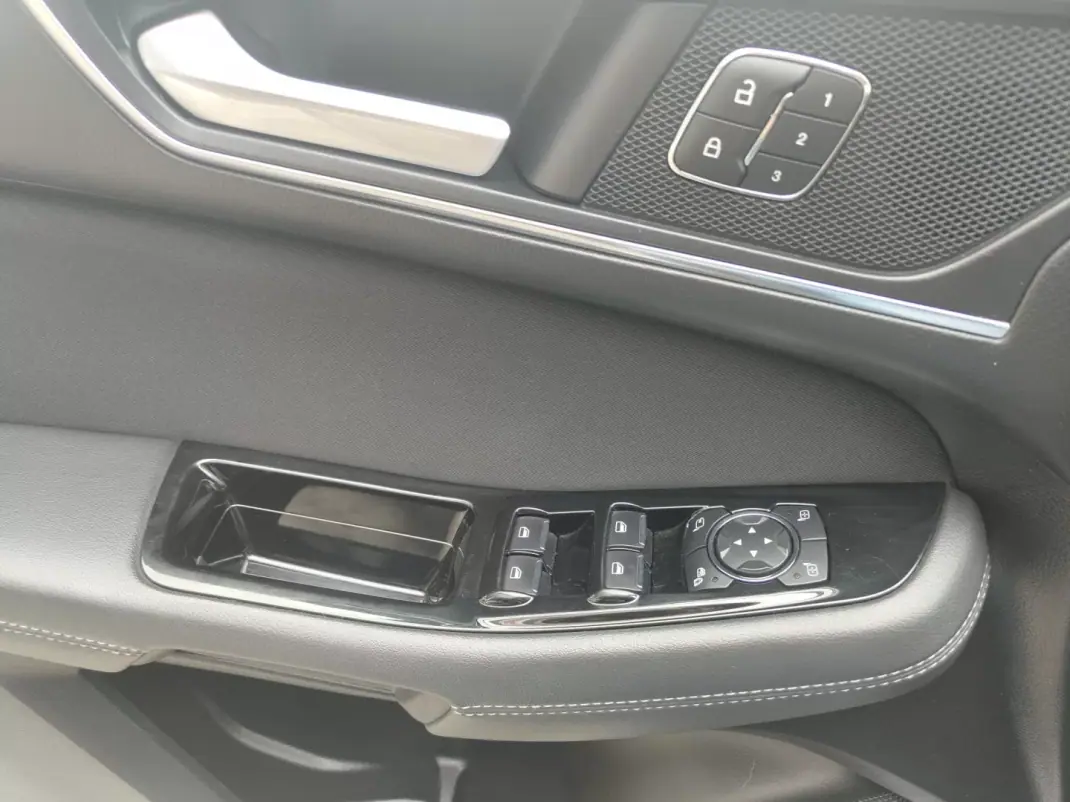 Ford S-Max 2019 - 22400 EUR, 124980 km - AUTO.MOTO.pt - 124980km - foto 13 de 18