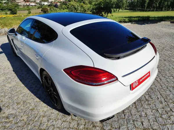 Porsche Panamera 2012 - 32250 EUR, 206000 km - AUTO.MOTO.pt - 206000km - foto 8 de 40