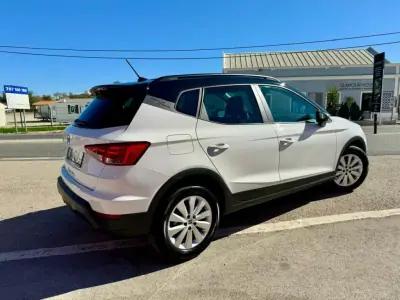 SEAT Arona 2024 — photo 2 of 10