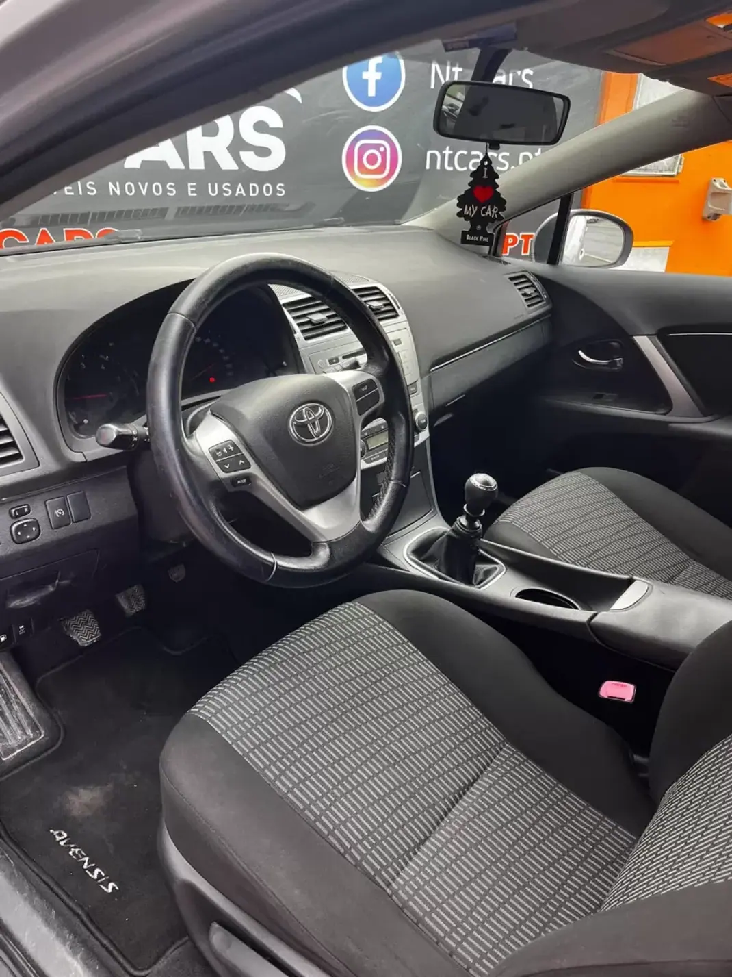 Toyota Avensis SW 2014 - 11900 EUR, 183000 km - AUTO.MOTO.pt - 183000km - foto 3 de 20