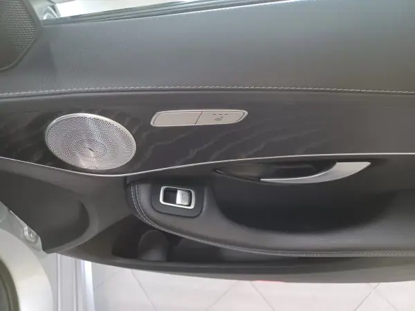 Mercedes-Benz C 300 2021 - 30690 EUR, 149137 km - AUTO.MOTO.pt - 149137km - foto 28 de 41