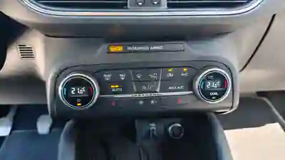 Ford Focus SW 2019 - 14900 EUR, 99500 km - AUTO.MOTO.pt - 99500km - foto 9 de 15