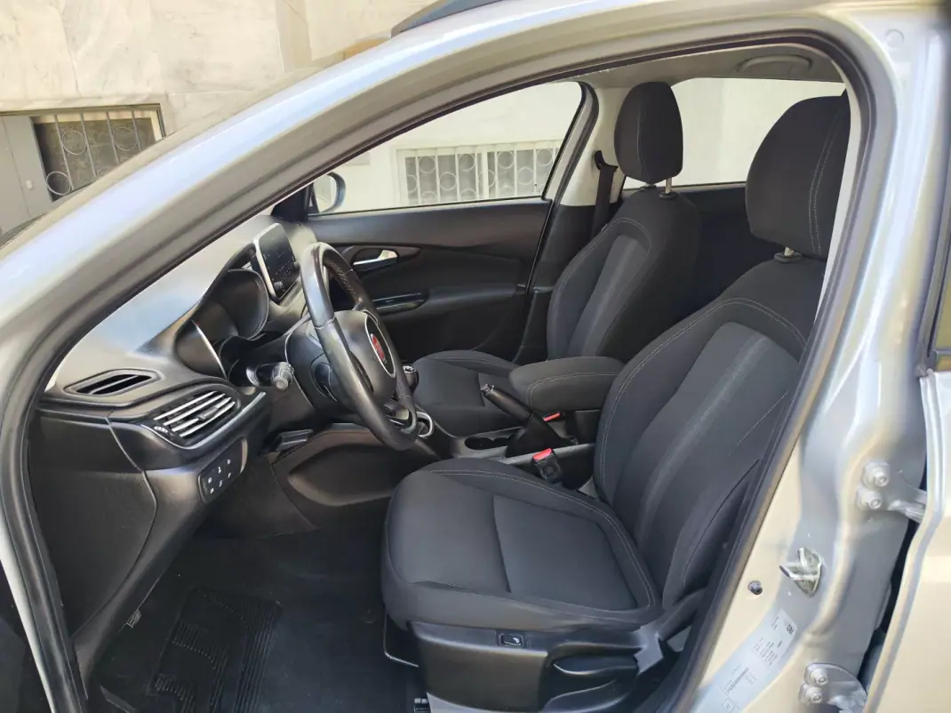 Fiat Tipo Station Wagon 2019 - 10780 EUR, 103800 km - AUTO.MOTO.pt - 103800km - foto 14 de 38