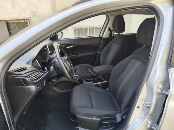 Fiat Tipo Station Wagon 2019 - 10780 EUR, 103800 km - AUTO.MOTO.pt - 103800km - foto 14 de 38