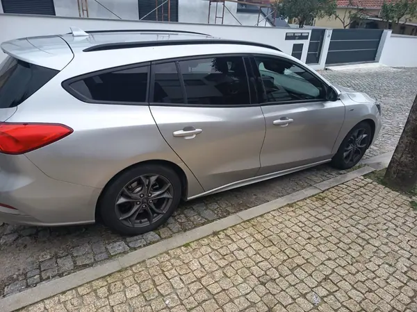 Ford Focus SW 2019 - 15500 EUR, 95000 km - AUTO.MOTO.pt - 95000km - foto 2 de 5