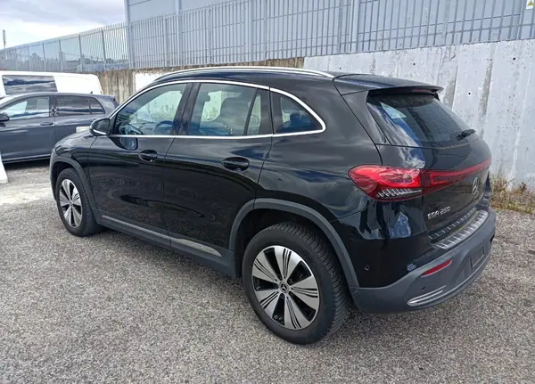 Mercedes-Benz EQA 2021 - 23000 EUR, 185000 km - AUTO.MOTO.pt - 185000km - foto 3 de 9