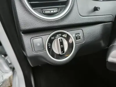 Mercedes-Benz C 220 2011 - 8950 EUR, 430000 km - AUTO.MOTO.pt - 430000km - foto 34 de 52