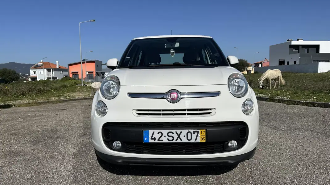 Fiat 500L 2017 - 11900 EUR, 160000 km - AUTO.MOTO.pt - 160000km - foto 3 de 14