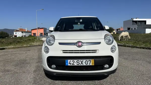 Fiat 500L 2017 - 11900 EUR, 160000 km - AUTO.MOTO.pt - 160000km - foto 3 de 14