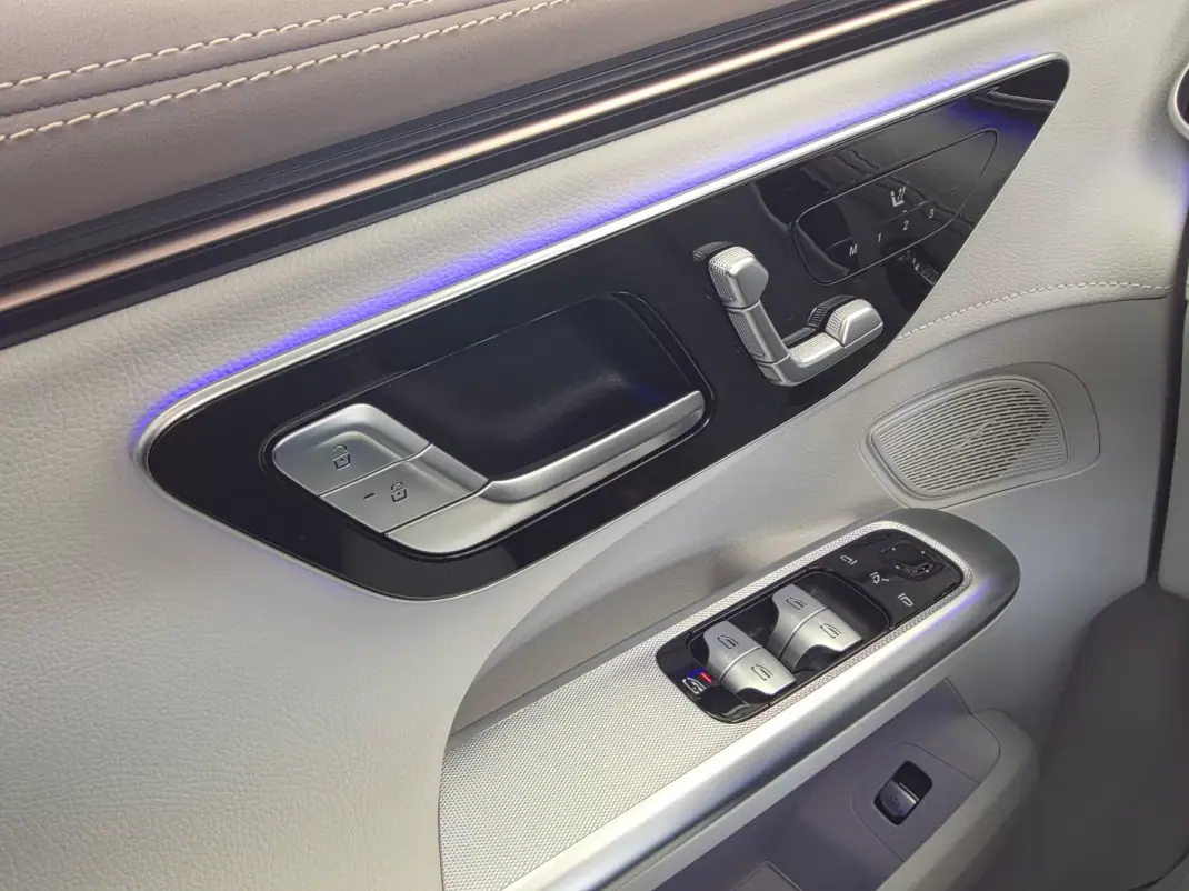 Mercedes-Benz EQE 2025 - 58990 EUR, 8906 km - AUTO.MOTO.pt - 8906km - foto 13 de 46