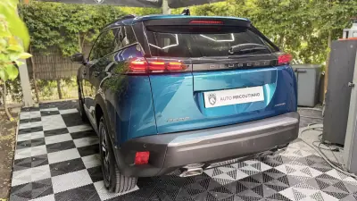 Peugeot 2008 2025 - 24000 EUR, 12000 km - AUTO.MOTO.pt - 12000km - foto 8 de 23