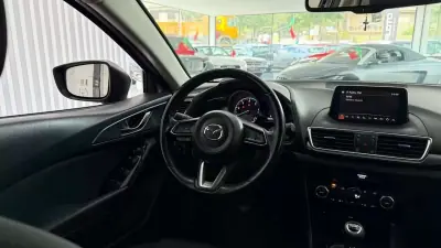Mazda 3 2017 - 10490 EUR, 162840 km - AUTO.MOTO.pt - 162840km - foto 16 de 28