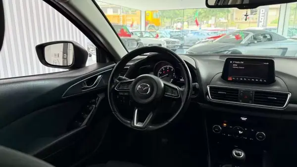 Mazda 3 2017 - 10490 EUR, 162840 km - AUTO.MOTO.pt - 162840km - foto 16 de 28