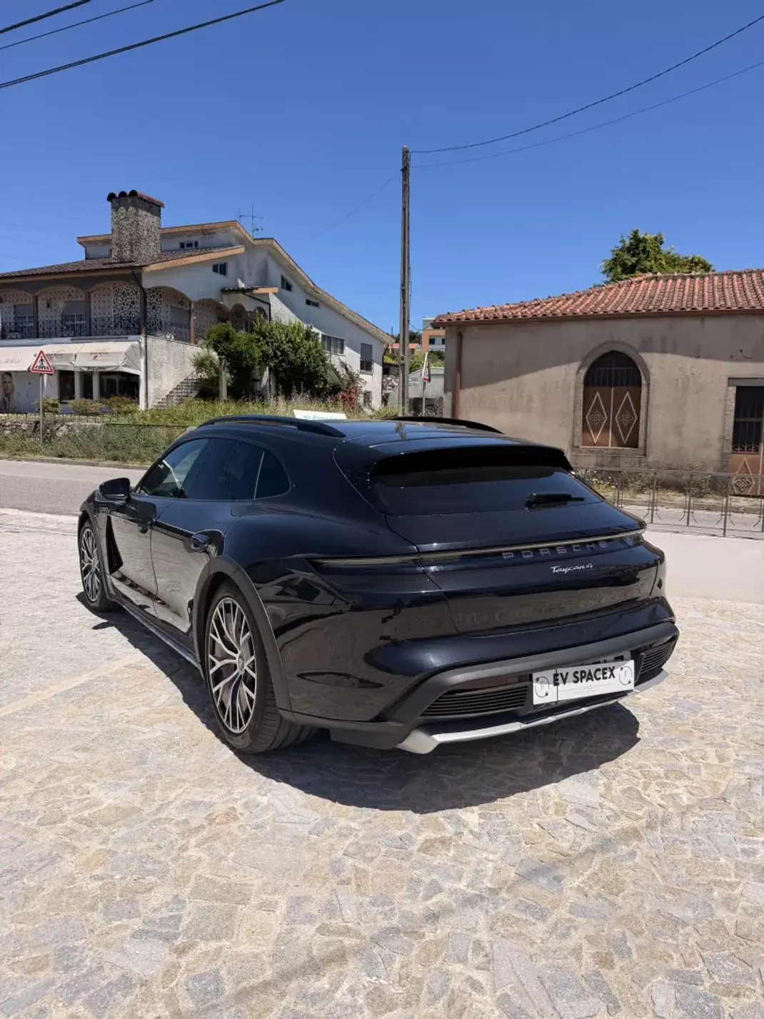Porsche Taycan Cross Turismo 2022 - 71990 EUR, 58000 km - AUTO.MOTO.pt - 58000km - foto 4 de 5