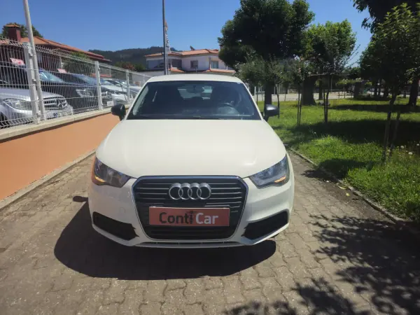 Audi A1 Sportback 2013 - 9500 EUR, 141870 km - AUTO.MOTO.pt - 141870km - foto 2 de 12