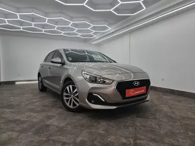 Hyundai i30 2019 - 14900 EUR, 43264 km - AUTO.MOTO.pt - 43264km - foto 2 de 33